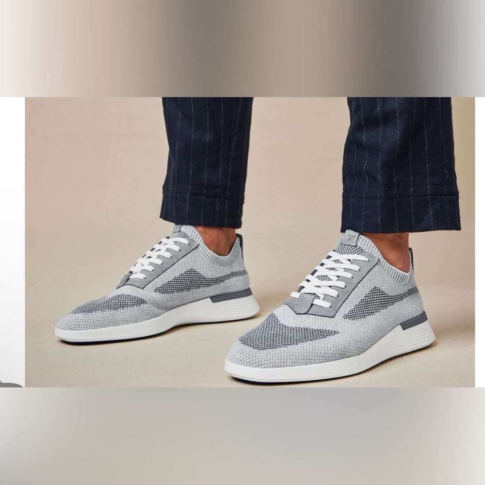 Men's Lightweight Knit Sneakers in Light Gray